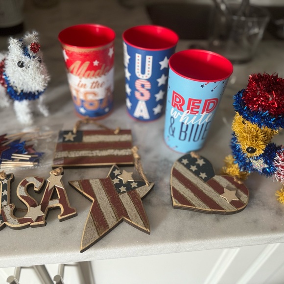 Hobby Lobby Red and White Party Decorations Set - Picture 4 of 4